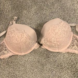Victoria’s Secret 32DD bra pink shimmer lace